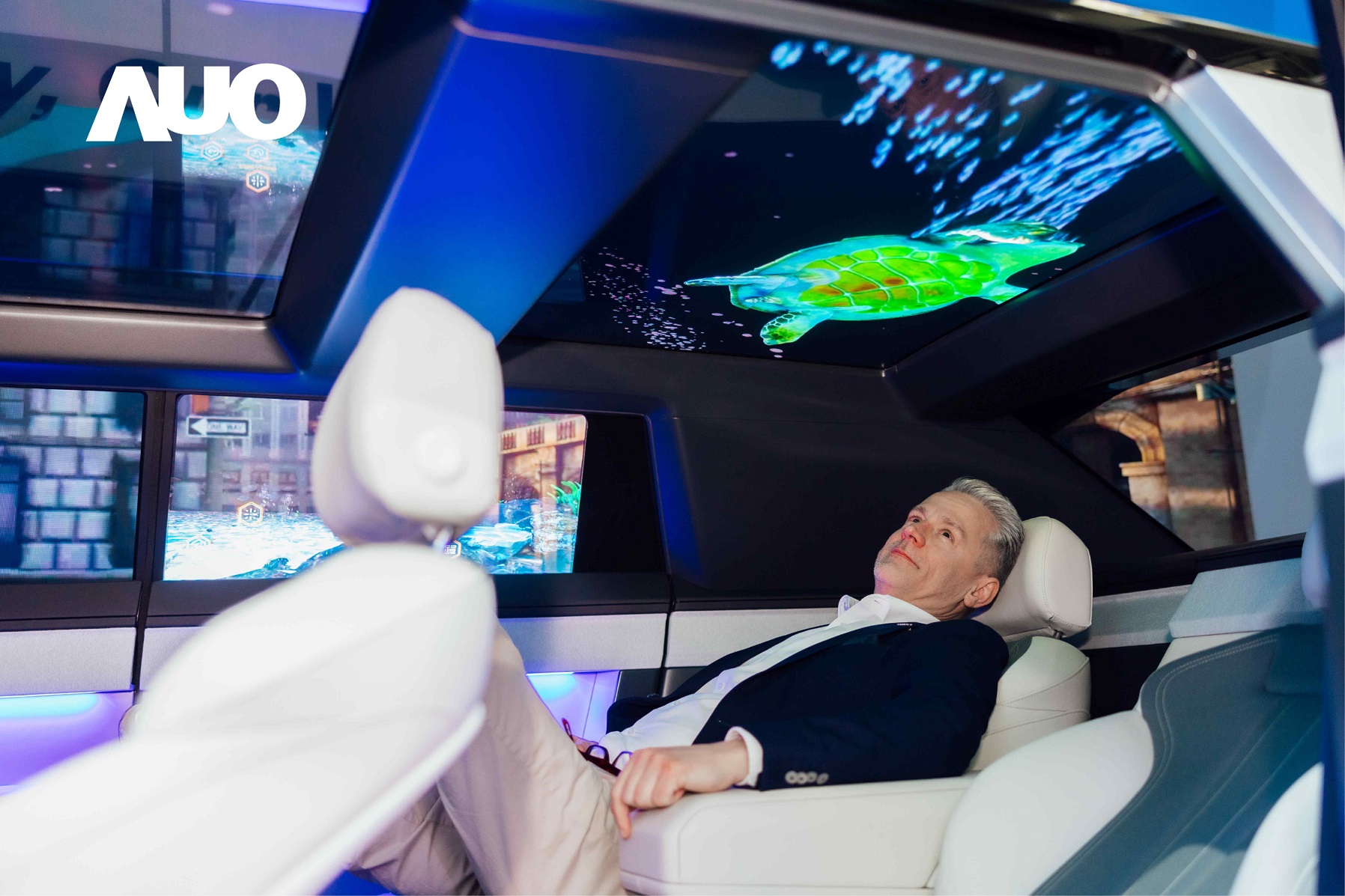 NG娱乐Smart Cockpit 2025集Micro LED透明、大型化、可挠优势之大成，携手BHTC打造未来视界的车用Display HMI解决方案